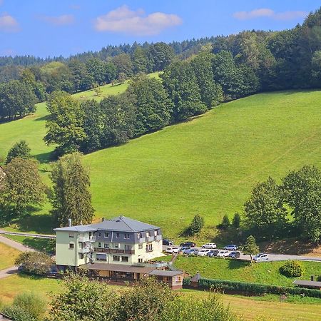 Hotel Gruener Baum Mit Restaurant & Wellness Oberzent Bagian luar foto