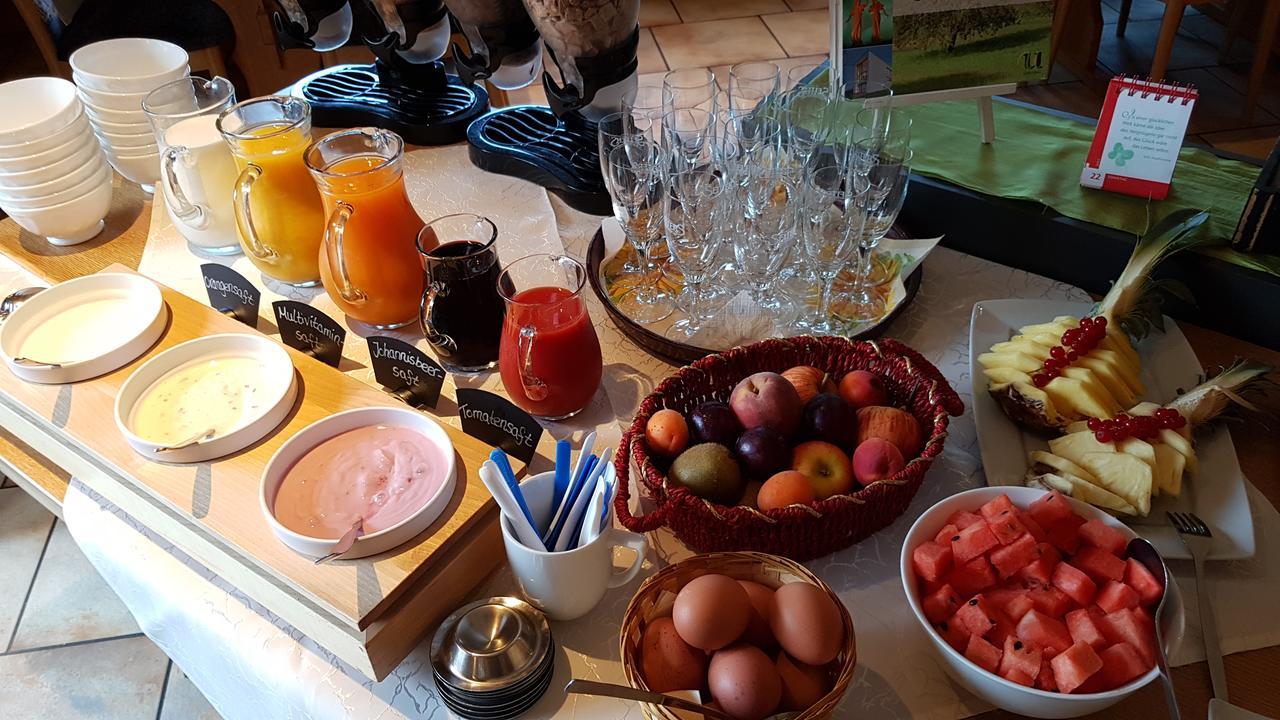 Hotel Gruener Baum Mit Restaurant & Wellness Oberzent Bagian luar foto